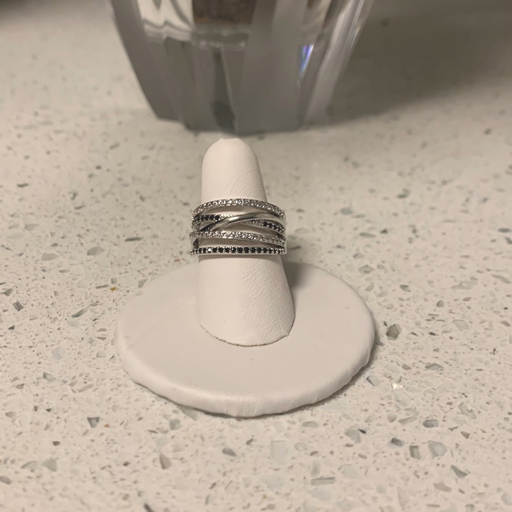 NWT! Stamped 925 Intertwined Criss Cross Pave Black and White Sapphire Ring